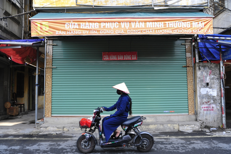 Ban quản lý chợ cho biết các tiểu thương, chủ hộ kinh doanh trong địa bàn chợ đều tự giác chấp hành công tác phòng dịch.