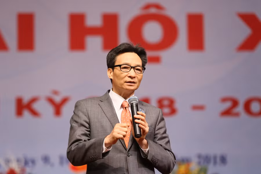 Phó Thủ tướng Vũ Đức Đam giao lưu với các đại biểu sinh viên, chiều 11/12. Ảnh: VGP Phó Thủ tướng Vũ Đức Đam giao lưu với các đại biểu sinh viên, chiều 11/12. Ảnh: VGP