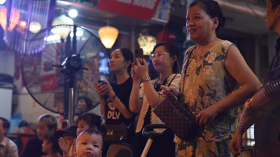 Hoạt động thu hút được sự quan tâm, ủng hộ của người dân và du khách.