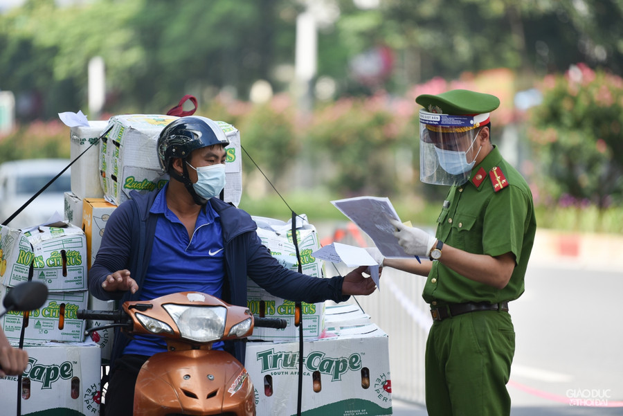 Được biết, thời gian hoạt động của các tổ công tác theo thời gian giãn cách xã hội trên địa bàn thành phố. Quá trình làm nhiệm vụ, các tổ công tác thực hiện nghiêm những quy định liên quan đến phòng, chống dịch.