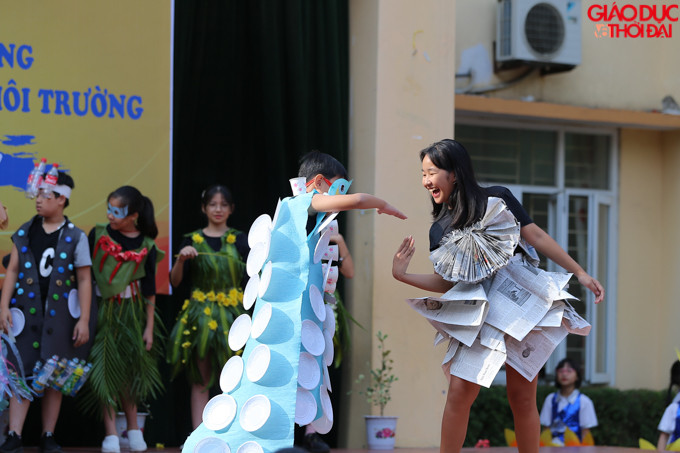 Phần trình diễn tự tin của những học sinh trường Nguyễn Đình Chiểu mang đến không khí sôi động.