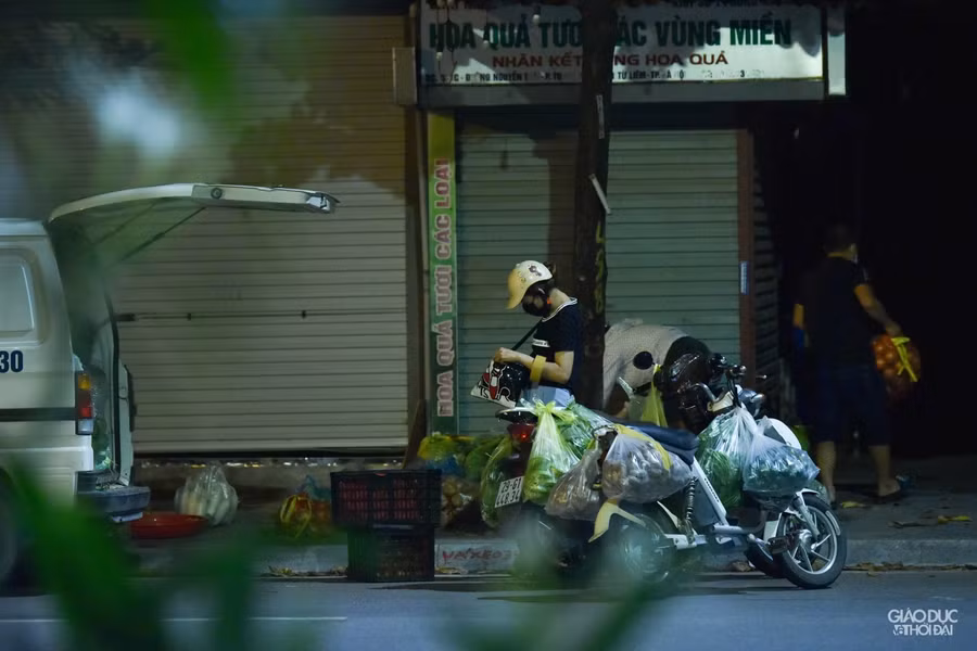 Tiểu thương đã mua hàng tại nơi khác, sau đó chuyển về đây để bán.