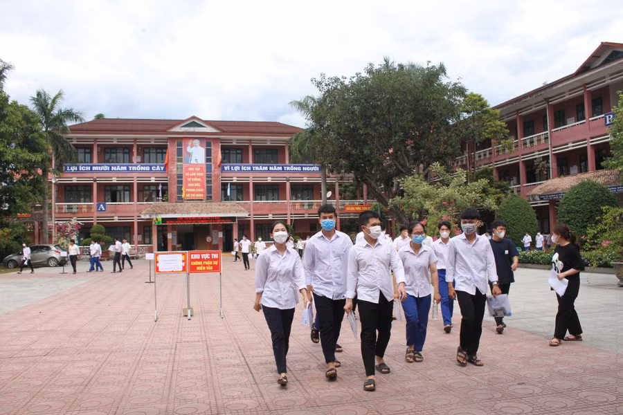 Thí sinh Quảng Trị đánh giá đề thi môn tiếng Anh tương đối nhẹ nhàng.