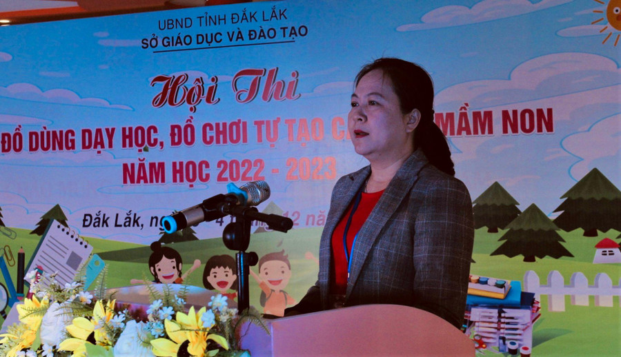 Phó Giám đốc Sở GD&ĐT Lê Thị Kim Oanh phát biểu khai mạc Hội thi. Phó Giám đốc Sở GD&ĐT Lê Thị Kim Oanh phát biểu khai mạc Hội thi.