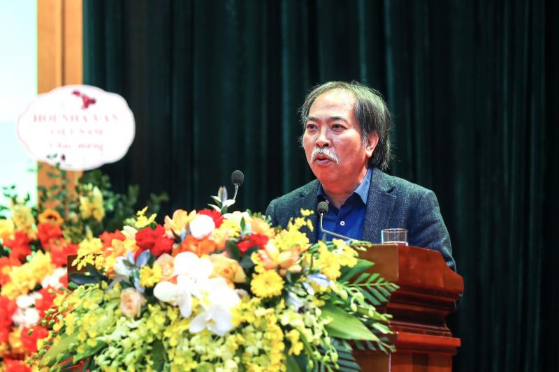 Nhà thơ Nguyễn Quang Thiều phát biểu tại lễ phát động. Nhà thơ Nguyễn Quang Thiều phát biểu tại lễ phát động.