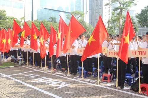 Học sinh Trường THPT Chuyên Hà Nội - Amsterdam trong lễ khai giảng năm học mới