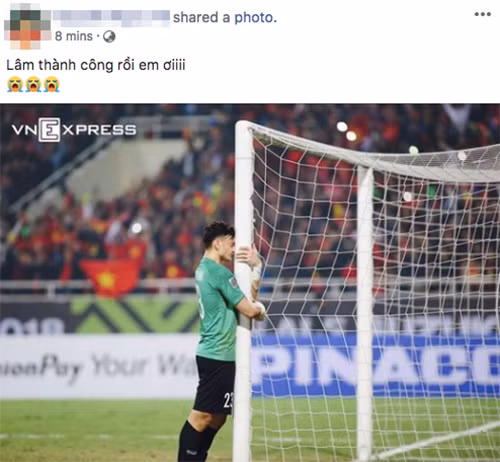 Không ít lời khen dành cho thủ môn Đặng Văn Lâm, người đã có nhiều pha cản phá xuất sắc góp phần đưa Việt Nam tới cúp vô địch.