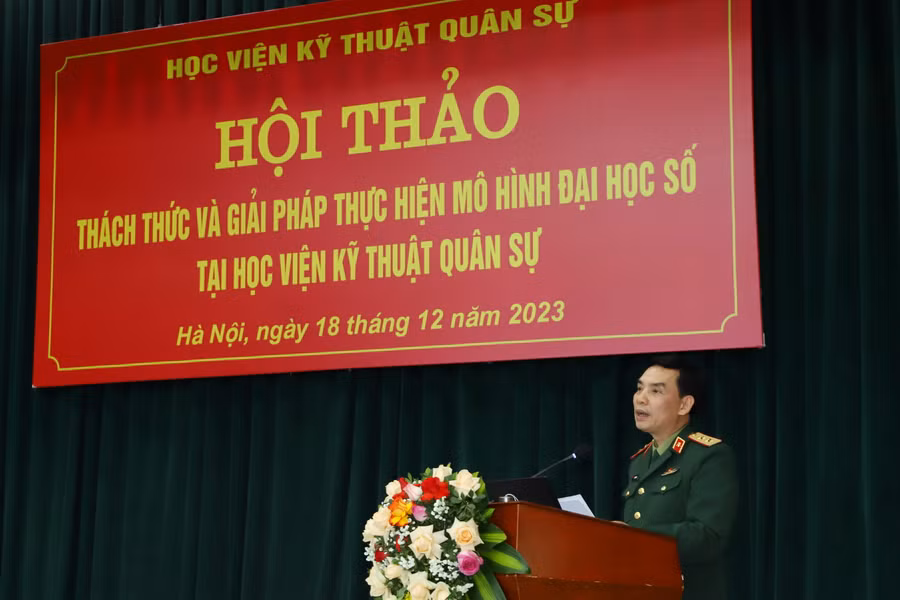 Trung tướng, GS.TS Lê Minh Thái - Giám đốc Học viện Kỹ thuật Quân sự phát biểu tại hội thảo.