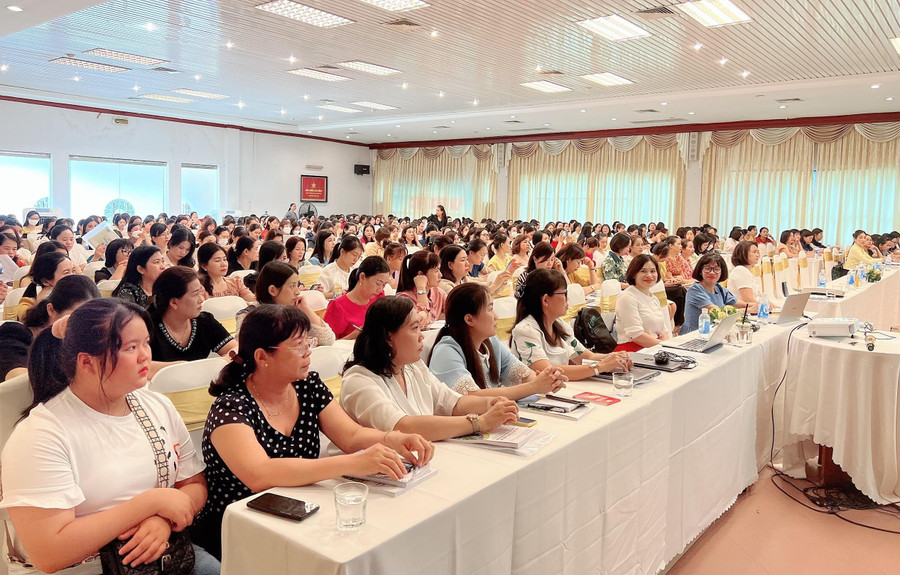 Các đại biểu tham dự Hội nghị tại Hà Nội Các đại biểu tham dự Hội nghị tại Hà Nội