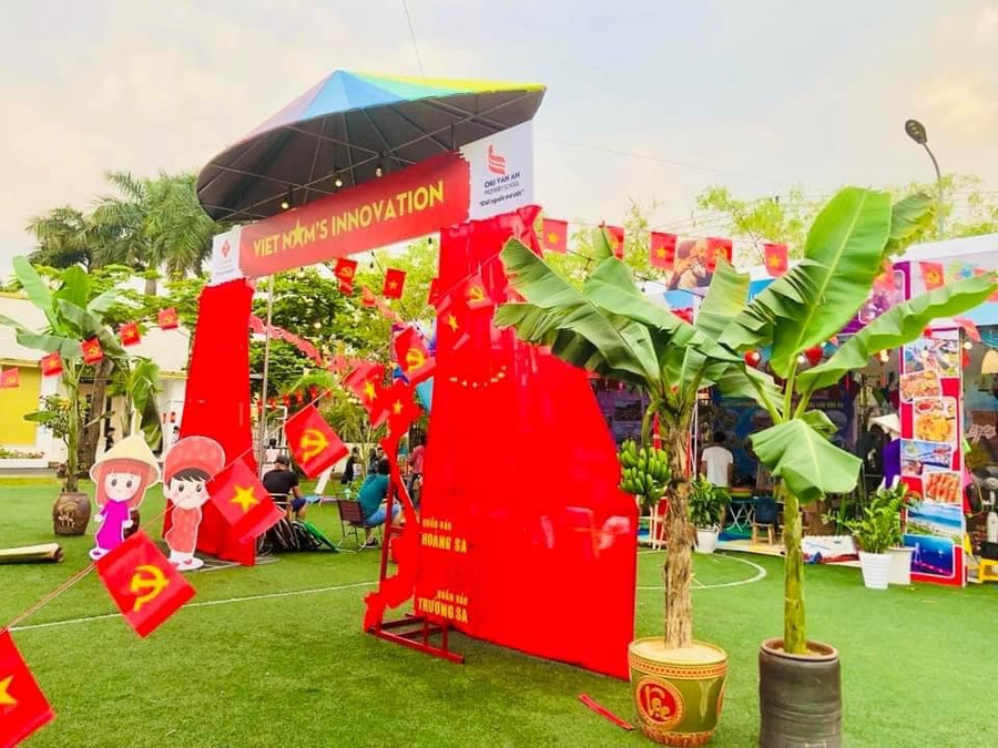 1.500 thành viên tham gia sẽ lần lượt trải qua chuỗi hoạt động ấm tượng như: cuộc thi dân vũ, Hội chợ “Văn hóa và ẩm thực thế giới”, Team Building, Ngày hội STEM, Cuộc thi AloEnglish… 1.500 thành viên tham gia sẽ lần lượt trải qua chuỗi hoạt động ấm tượng như: cuộc thi dân vũ, Hội chợ “Văn hóa và ẩm thực thế giới”, Team Building, Ngày hội STEM, Cuộc thi AloEnglish…