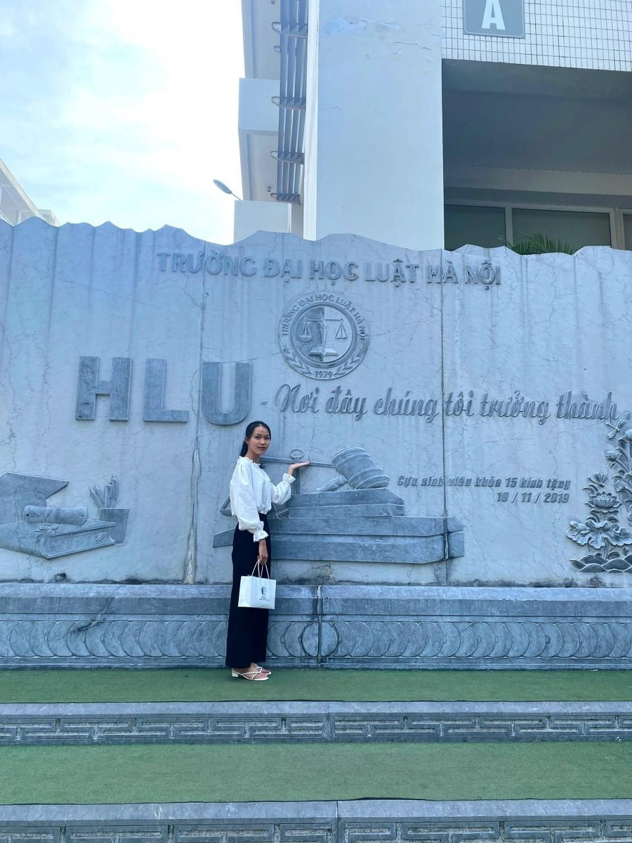 Cao Thị An Thuyên là tân sinh viên của trường Đại học Luật Hà Nội. Cao Thị An Thuyên là tân sinh viên của trường Đại học Luật Hà Nội.