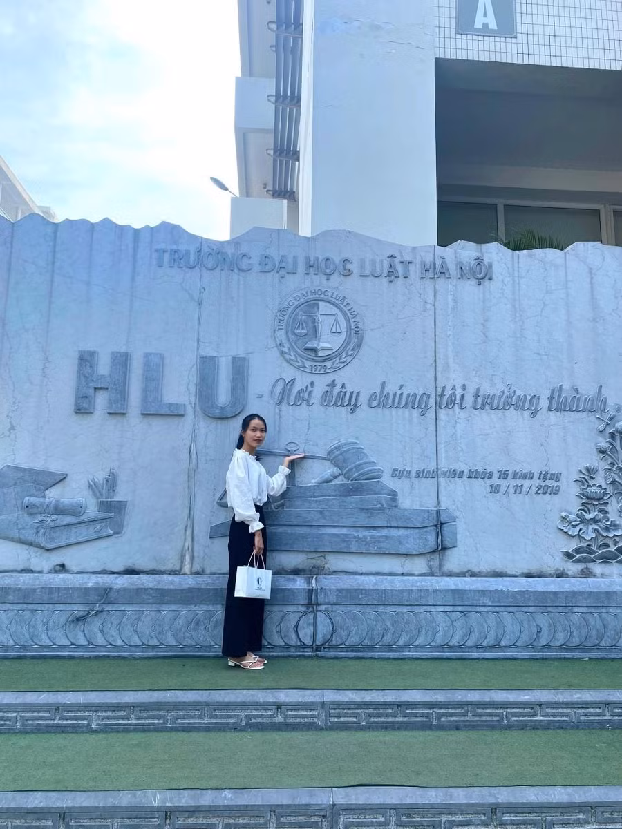 Cao Thị An Thuyên là tân sinh viên của trường Đại học Luật Hà Nội.