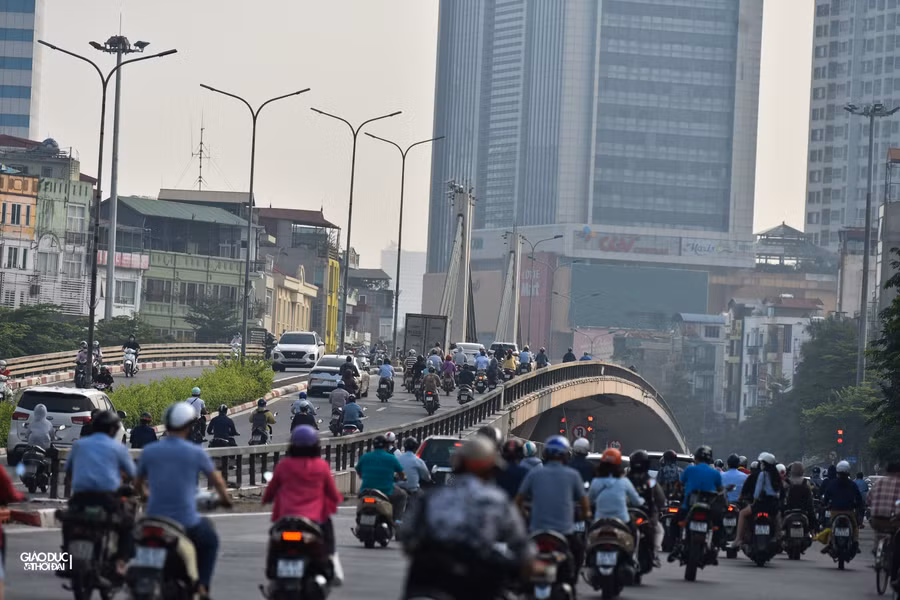 Cầu vượt Ngã Tư Sở sáng nay.