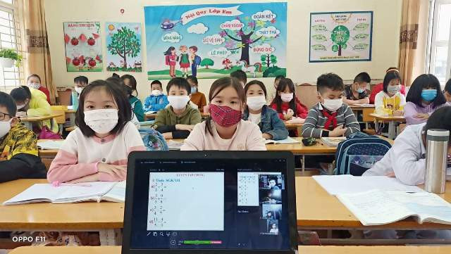 Một giờ học của HS Trường Tiểu học Bãi Cháy trong bối cảnh ứng phó với Covid-19 Một giờ học của HS Trường Tiểu học Bãi Cháy trong bối cảnh ứng phó với Covid-19