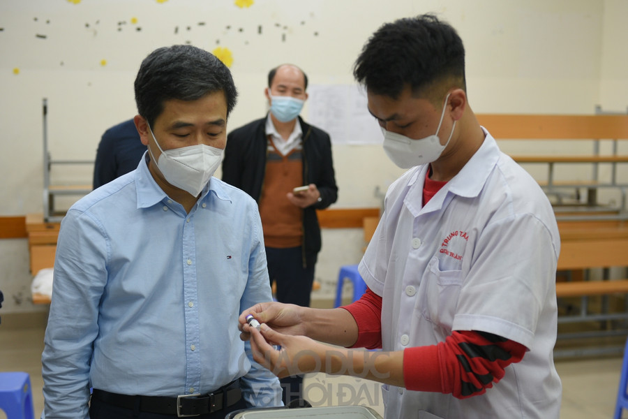 Điểm tiêm tiếp nhận vắc xin.