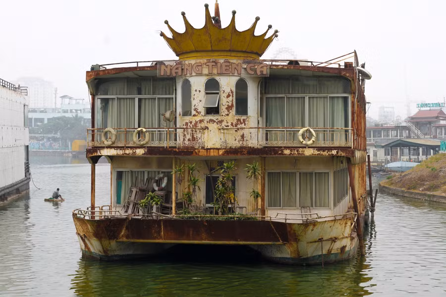 Loạt du thuyền, nhà hàng nổi sang trọng một thời ở Hồ Tây giờ ra sao? ảnh 5