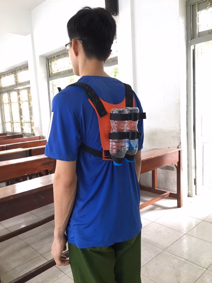 “Bình tiếp nước” – ý tưởng thiết kế của sinh viên Nguyễn Văn Sỹ. Ảnh: NVCC.