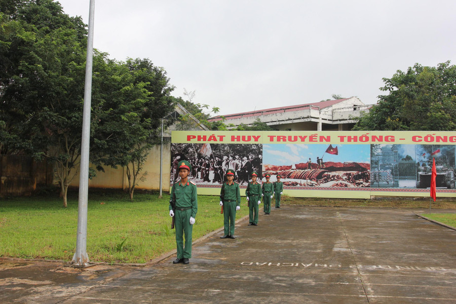 Các đơn vị hỗ trợ thí sinh thi đấu kiểm tra đội hình trước giờ khai mạc Hội thao. Các đơn vị hỗ trợ thí sinh thi đấu kiểm tra đội hình trước giờ khai mạc Hội thao.