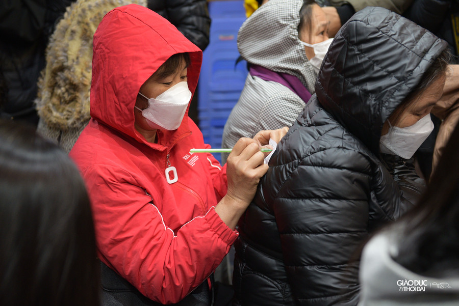 Theo quan niệm dân gian từ xưa tới nay, ngày mùng 10 tháng Giêng hàng năm được gọi là ngày vía Thần Tài và vào ngày này người dân sẽ đi mua vàng với mong muốn gặp nhiều may mắn, buôn may bán đắt trong năm mới. Theo quan niệm dân gian từ xưa tới nay, ngày mùng 10 tháng Giêng hàng năm được gọi là ngày vía Thần Tài và vào ngày này người dân sẽ đi mua vàng với mong muốn gặp nhiều may mắn, buôn may bán đắt trong năm mới.