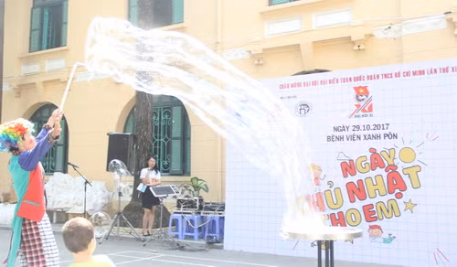 Chương trình có các hoạt động giao lưu âm nhạc, vui chơi, nghệ thuật Chương trình có các hoạt động giao lưu âm nhạc, vui chơi, nghệ thuật