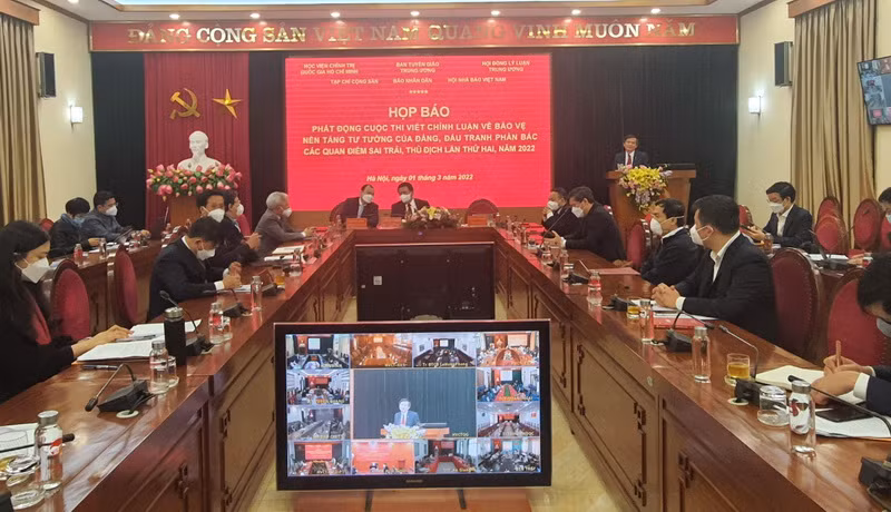 Toàn cảnh họp báo