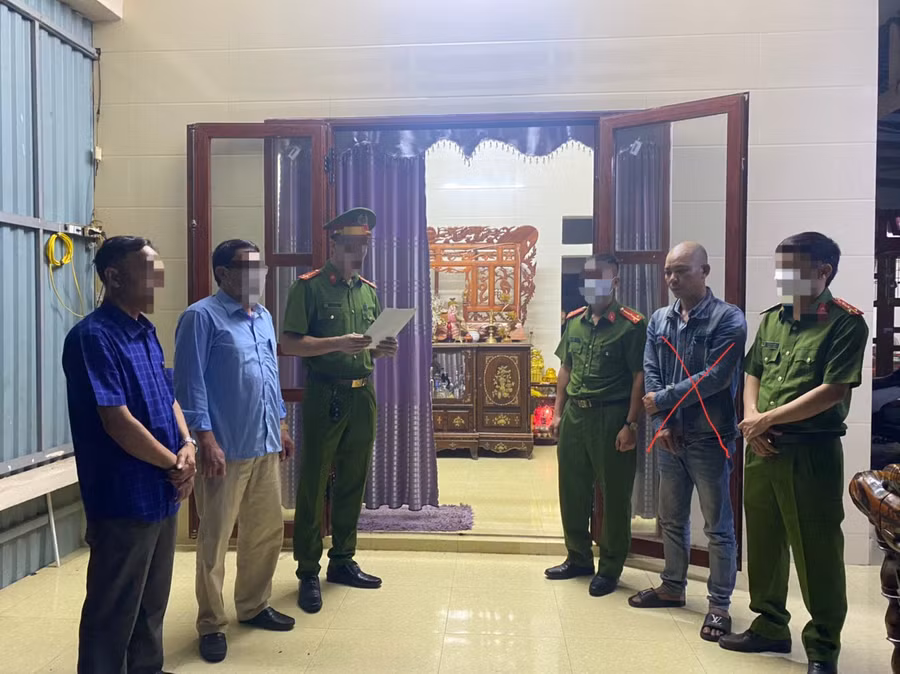 Cơ quan điều tra khởi tố đối tượng Nguyễn Chí Thanh về hành vi đánh bạc. (Ảnh: CA Quảng Trạch).