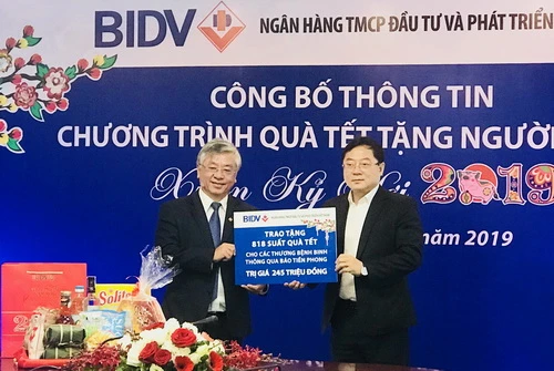 BIDV đã công bố chương trình Quà tết tặng đồng bào nghèo với tổng trị giá lên tới 20 tỷ đồng