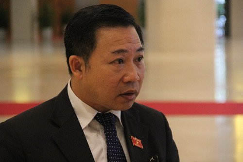 Đại biểu Quốc hội Lưu Bình Nhưỡng: Luật hóa vấn đề tự chủ đại học là cần thiết Đại biểu Quốc hội Lưu Bình Nhưỡng: Luật hóa vấn đề tự chủ đại học là cần thiết