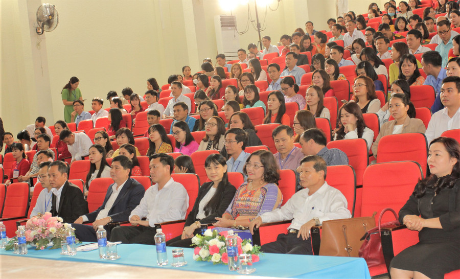 Đại biểu dự lễ bế mạc Hội thi. Đại biểu dự lễ bế mạc Hội thi.