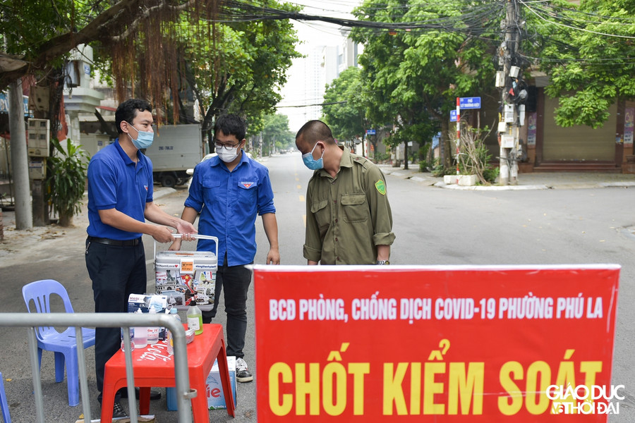 Hàng trăm suất đồ uống mỗi ngày tiếp sức cho lực lượng chốt kiểm soát dịch ảnh 8