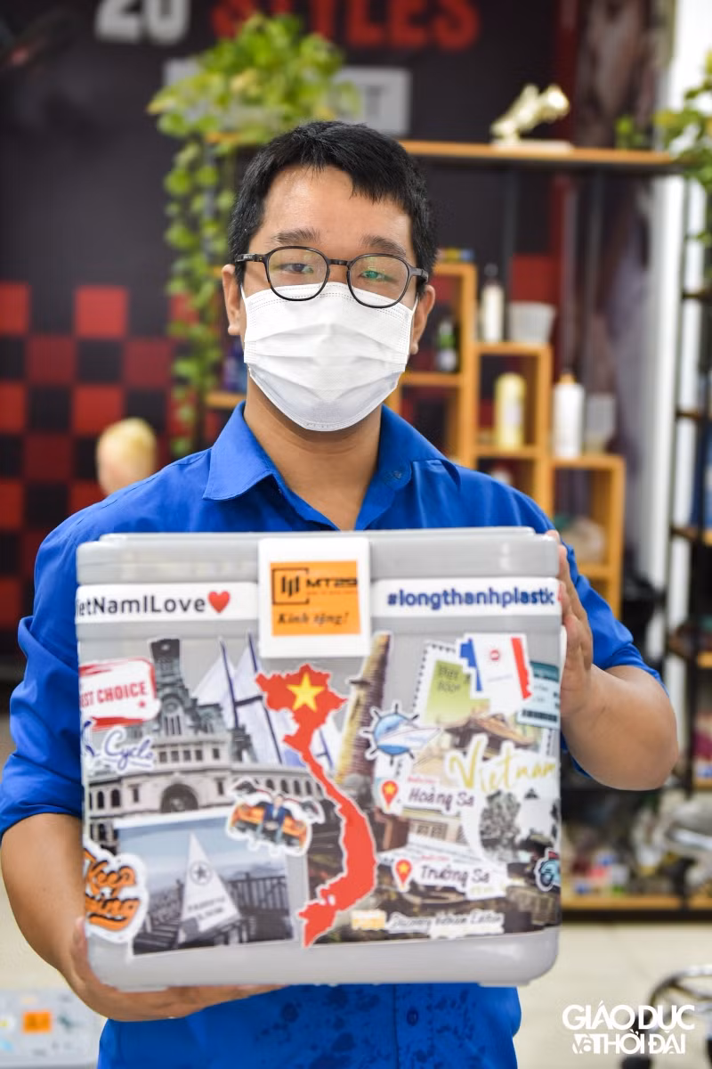 Mỗi thùng sẽ đựng được khoảng 12-14 cốc.