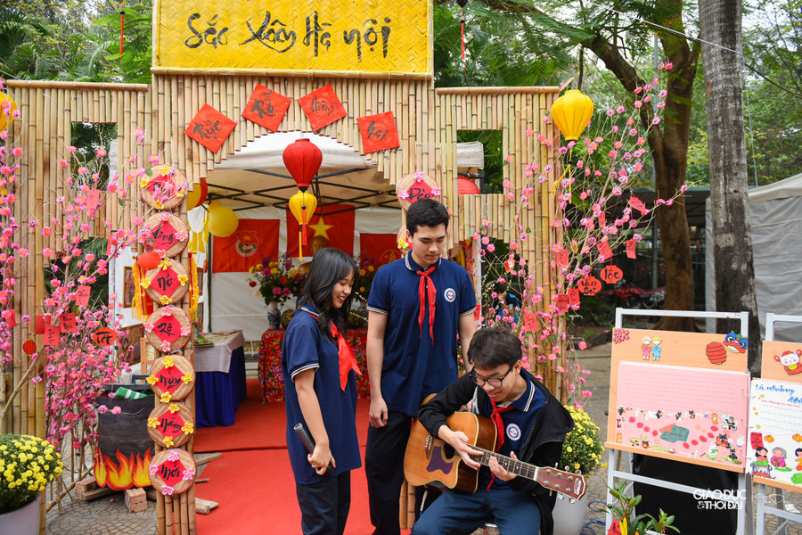 Mỗi đội thi mang đến một sắc màu rất riêng.