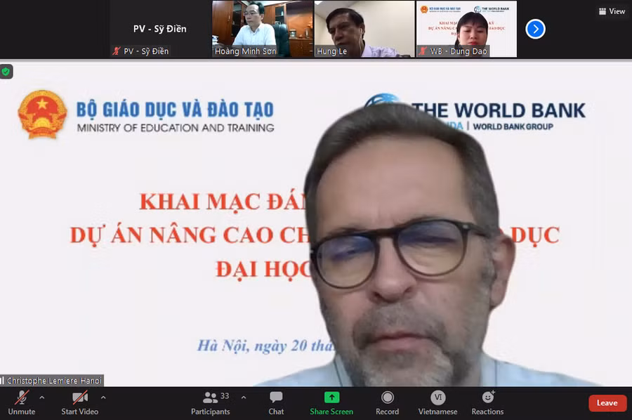 Ông Christophe Lemier - đại diện Ngân hàng Thế giới phát biểu tại cuộc họp