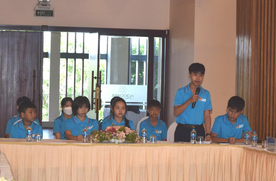 Các em đặt nhiều câu hỏi về vấn đề quan tâm. Các em đặt nhiều câu hỏi về vấn đề quan tâm.