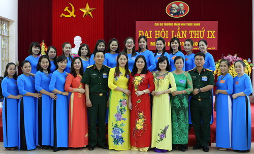 Tập thể Trường mầm non Thực hành tỉnh Yên bái luôn đoàn kết Tập thể Trường mầm non Thực hành tỉnh Yên bái luôn đoàn kết