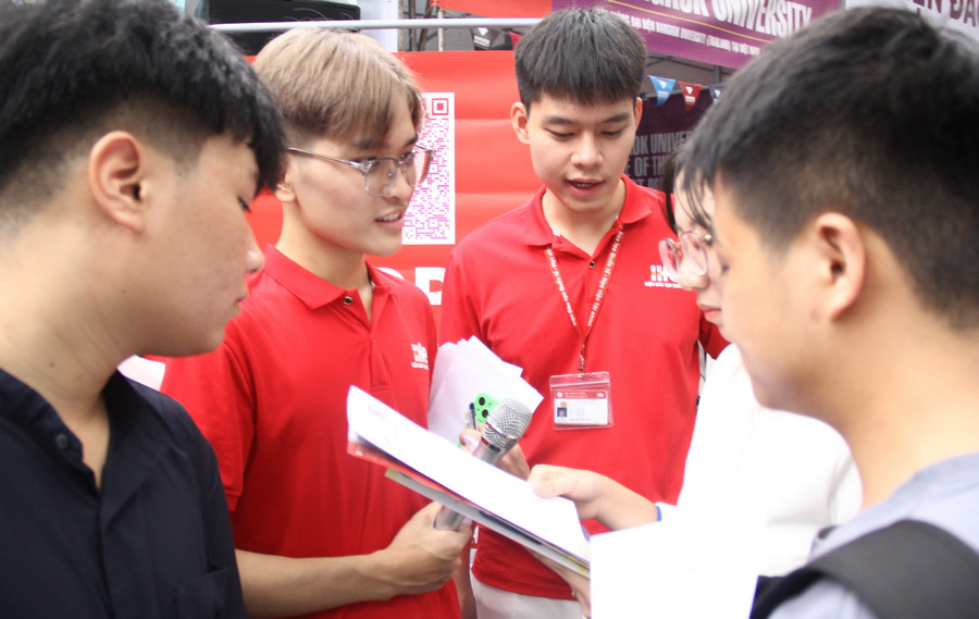 Chương trình mỗi bên cấp một bằng cử nhân (DDP) của Viện Đào tạo quốc tế (Học viện Tài chính) thu hút sự quan tâm, chú ý của thí sinh. Chương trình mỗi bên cấp một bằng cử nhân (DDP) của Viện Đào tạo quốc tế (Học viện Tài chính) thu hút sự quan tâm, chú ý của thí sinh.