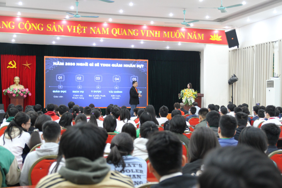 Toàn cảnh buổi giao lưu.