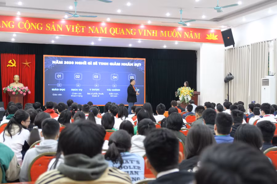 Toàn cảnh buổi giao lưu.