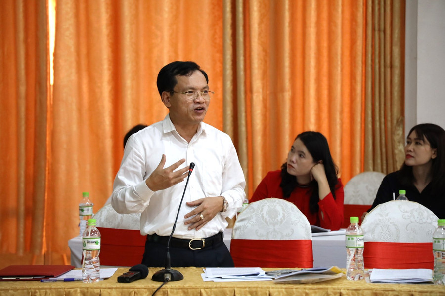 PGS.TS Mai Văn Trinh báo cáo tham luận tại Hội thảo - Ảnh: Thành Tâm. PGS.TS Mai Văn Trinh báo cáo tham luận tại Hội thảo - Ảnh: Thành Tâm.