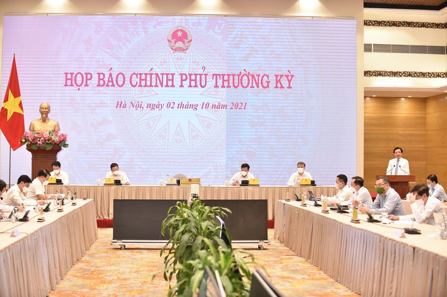 Toàn cảnh họp báo Chính phủ thường kỳ tháng 9