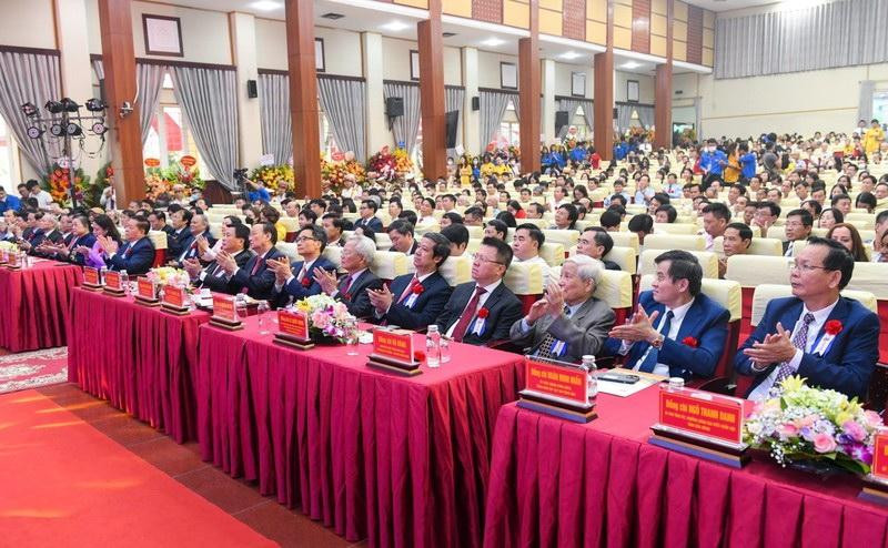 Các đại biểu tham dự buổi lễ. Các đại biểu tham dự buổi lễ.