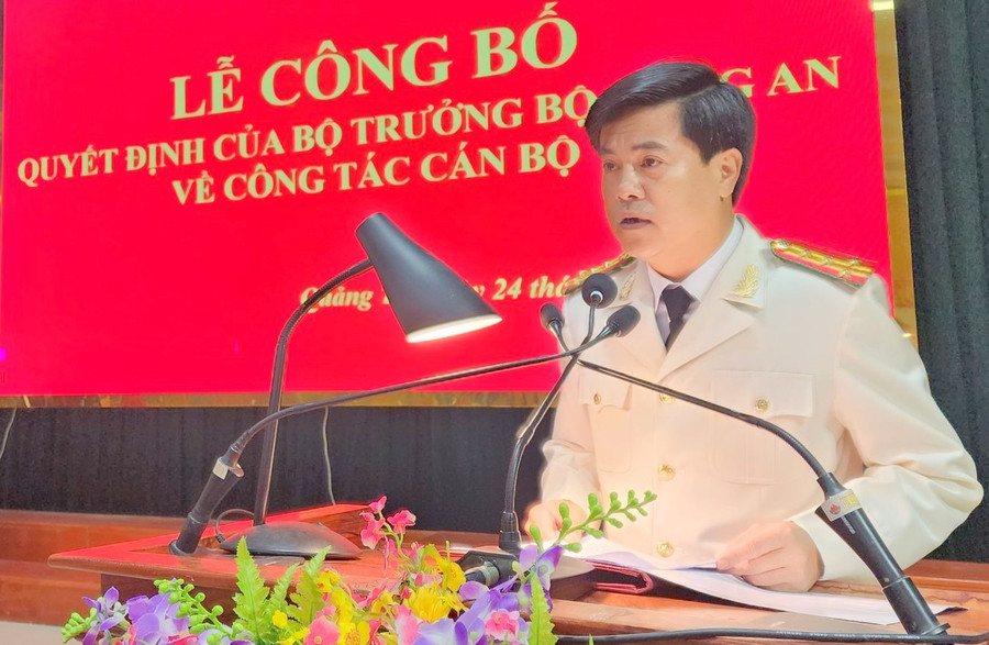 Đại tá Nguyễn Đức Hải phát biểu nhận nhiệm vụ mới. Ảnh: CA Quảng Trị.