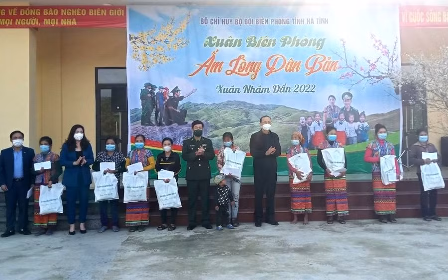 Chương trình “Xuân Biên phòng, ấm lòng dân bản”