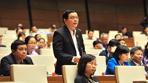 Đại biểu Hoàng Đức Thắng: Xác định rõ trách nhiệm người đứng đầu và không thể "giơ cao đánh khẽ", "rung cây dọa khỉ" mãi được”