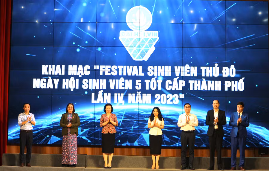 Khai mạc Festival sinh viên Thủ đô và Ngày hội "Sinh viên 5 tốt".