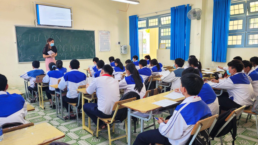 Buổi hướng nghiệp dành cho học sinh lớp 9. Buổi hướng nghiệp dành cho học sinh lớp 9.