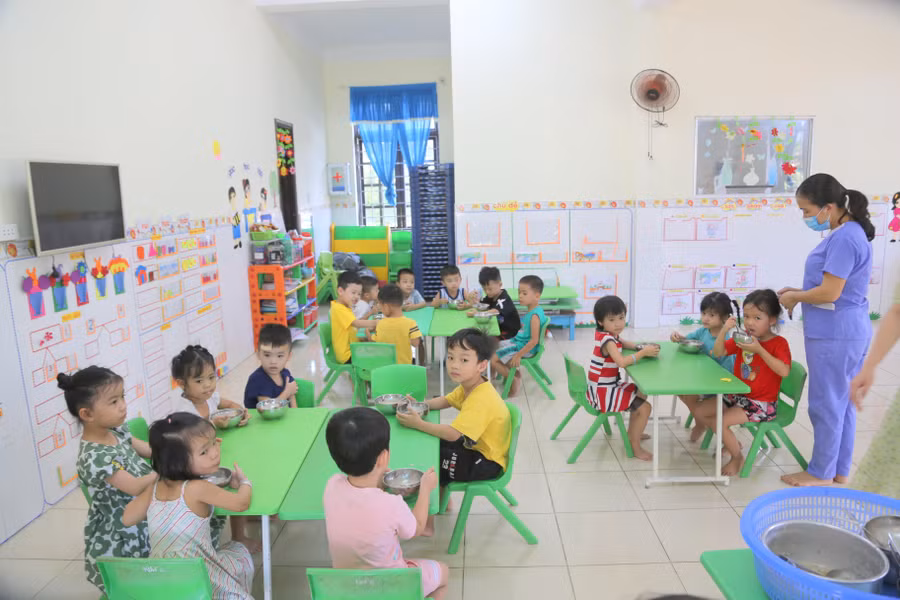 Học sinh mầm non tại huyện Đakrông và Hướng Hóa được hỗ trợ cải thiện bữa ăn.