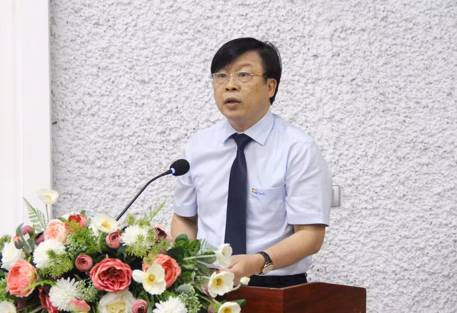 PGS.TS Hà Văn Sự phát biểu đề dẫn hội thảo. PGS.TS Hà Văn Sự phát biểu đề dẫn hội thảo.