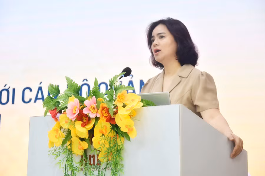 Phó Vụ trưởng Vụ GDMN Cù Thị Thủy phát biểu tại Hội thảo.