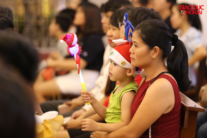 Tất cả đã sẵn sàng đón đợi giờ phút thiêng liêng, an lành.